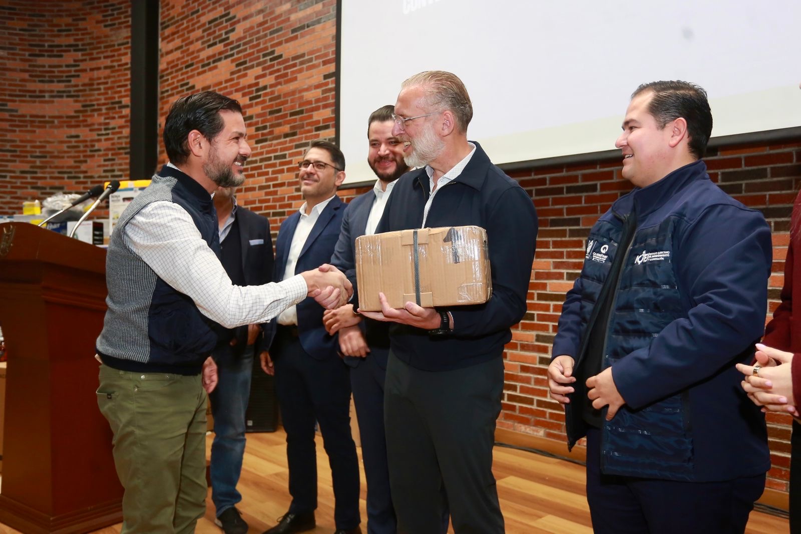 b1c7deb8-59b9-47b7-984c-790285019464