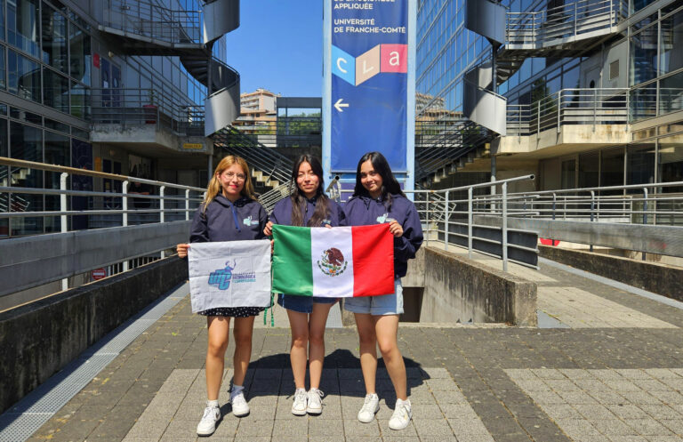 71_273_52121_557667991_27_07_ALUMNAS_UTC_FRANCIA1-scaled-1.jpeg