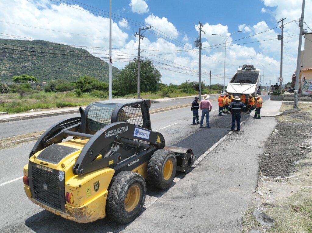 CEI mejora vialidades en San Juan