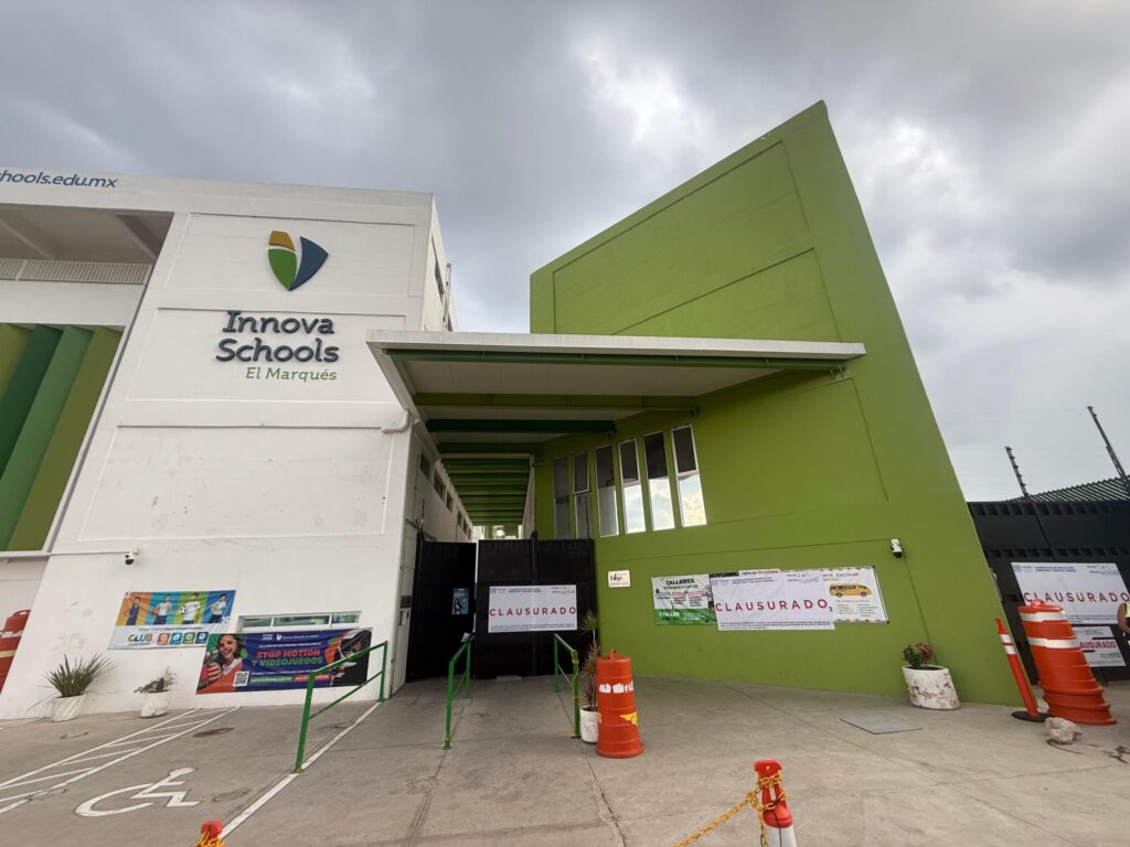 Clausuran colegio en El Marqués por irregularidades