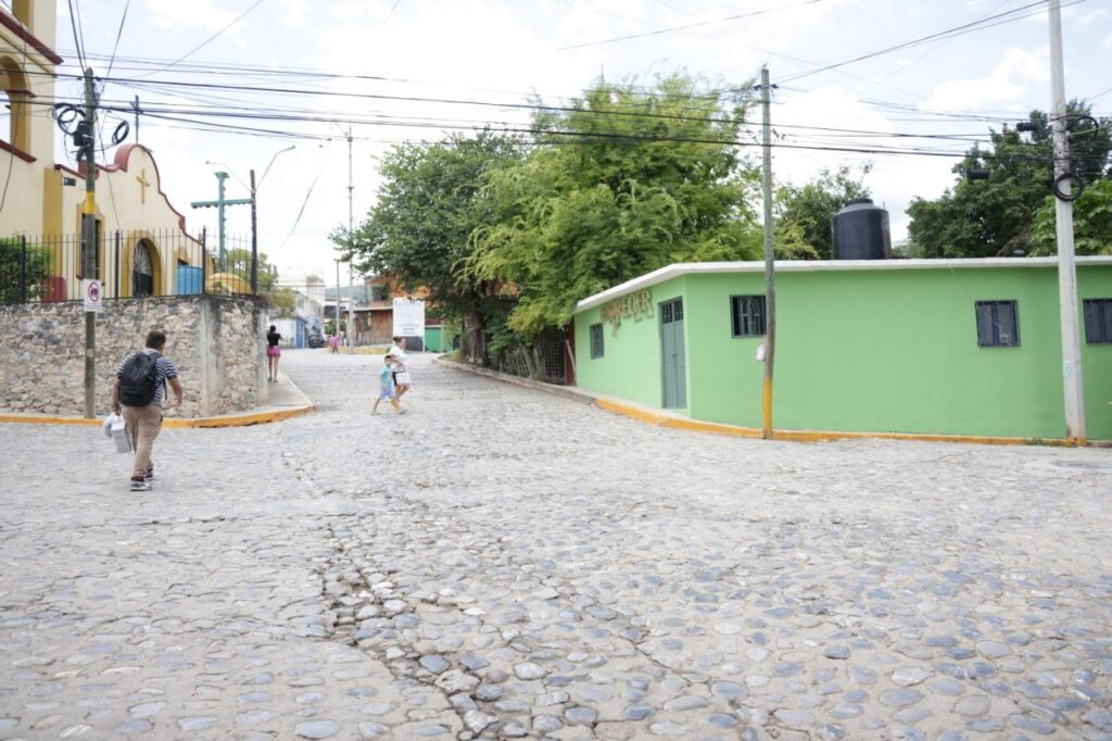 SEDESOQ anuncia obra de infraestructura social por 10.3 MDP y fortalece programas asistenciales en la Sierra Gorda