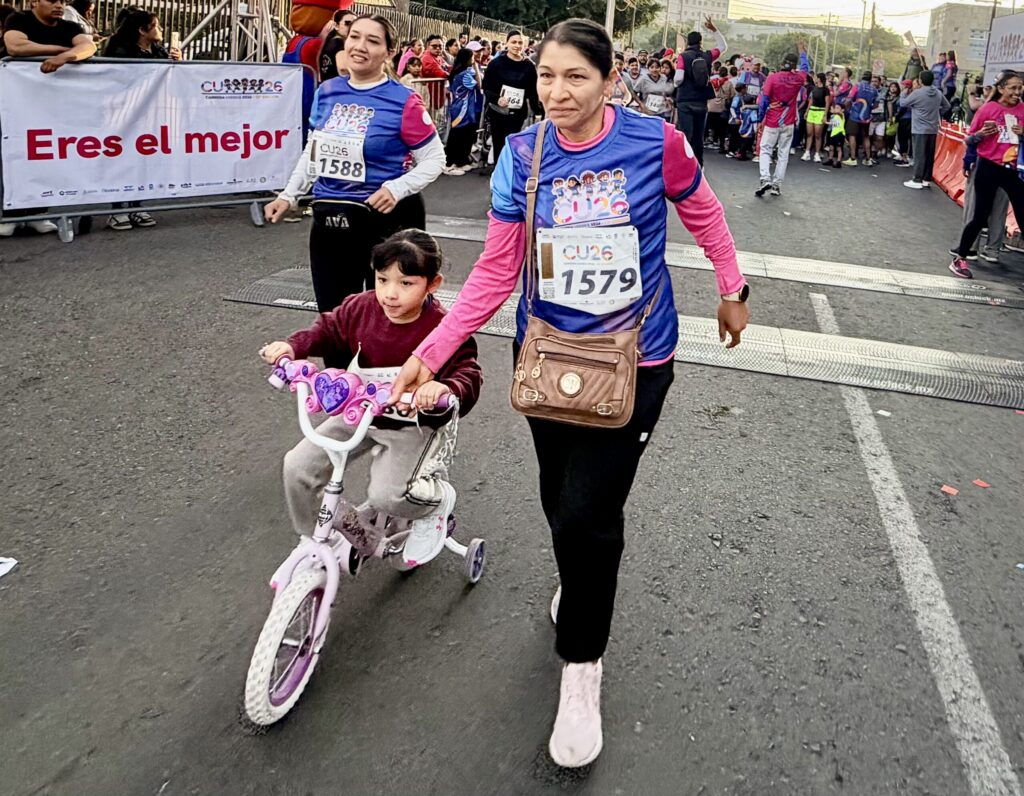 USEBEQ reúne a dos mil 200 participantes en la décima edición de su carrera atlética institucional